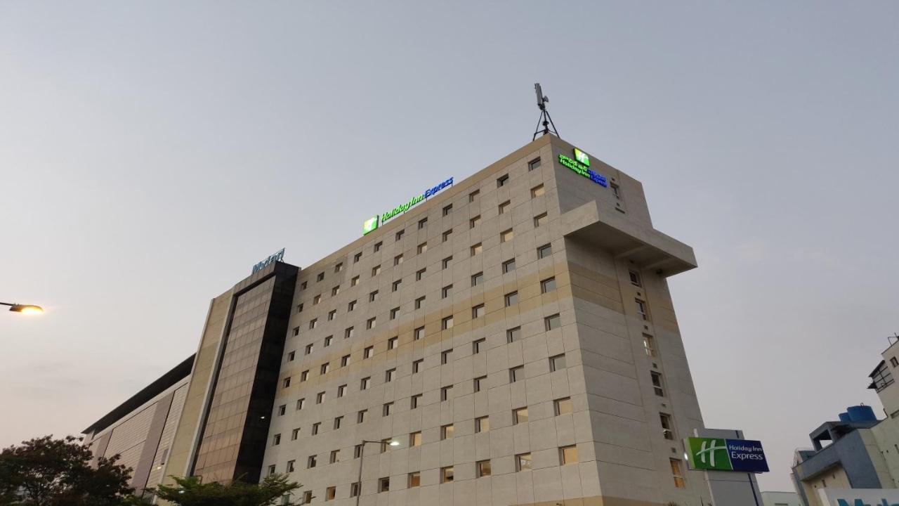 Holiday Inn Express Hyderabad Hitec City By Ihg Zewnętrze zdjęcie